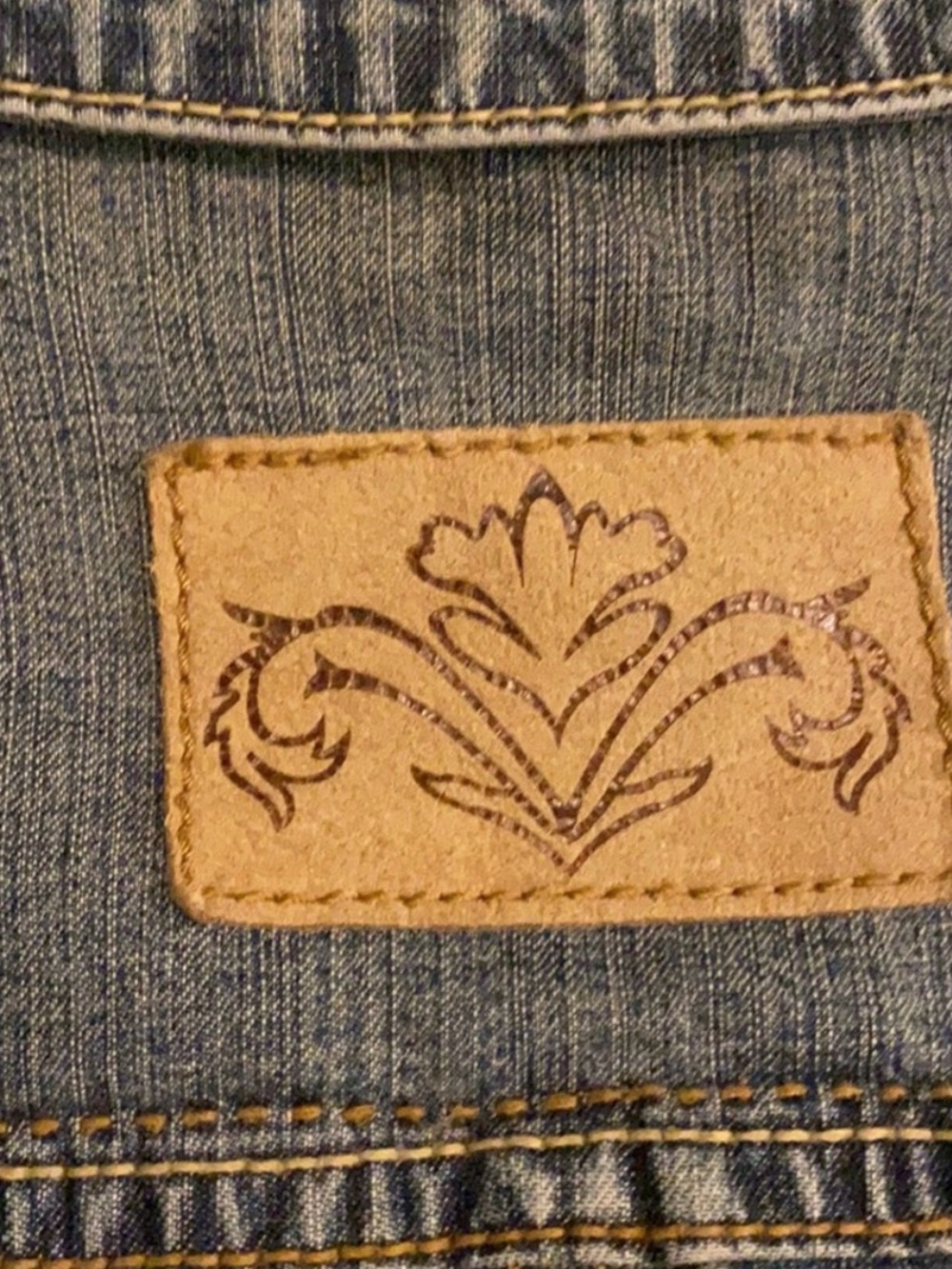 Cabi Women’s Light Blue Denim Jacket - Picture 3 of 6